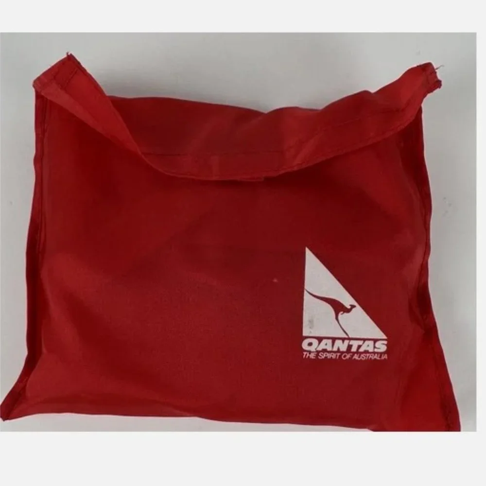 Vintage QANTAS Airlines Red Bag Tote Duffle Foldable Flat Travel Pouch Nylon